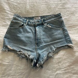 Zara jean shorts in light wash